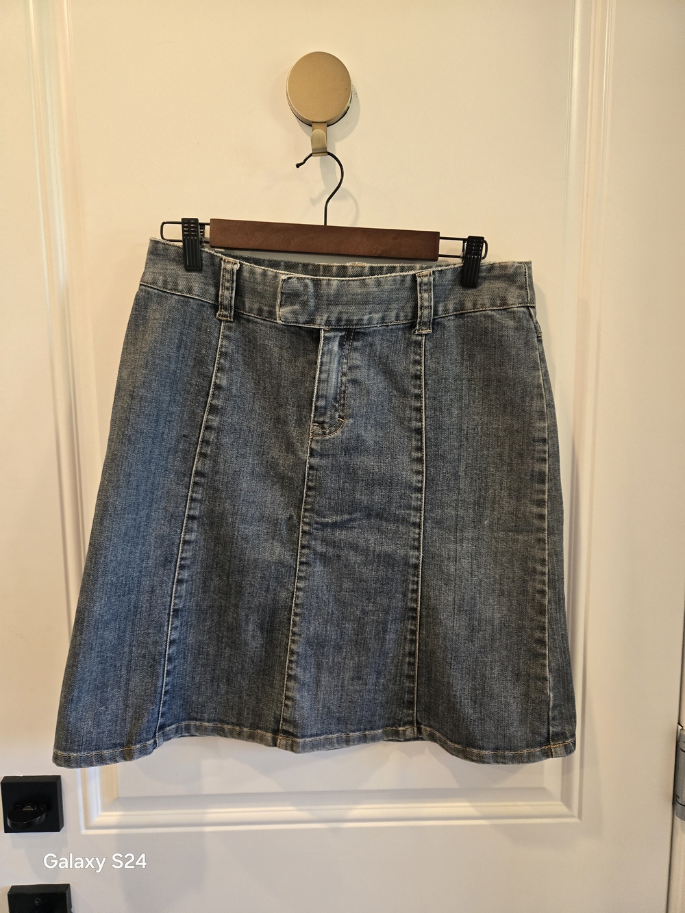 H&M A-Line Denim Skirt in Medium Wash Blue